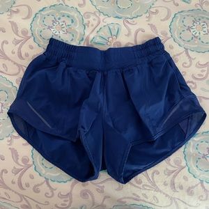 Hotty Hot Low-Rise Lined Shorts 2.5